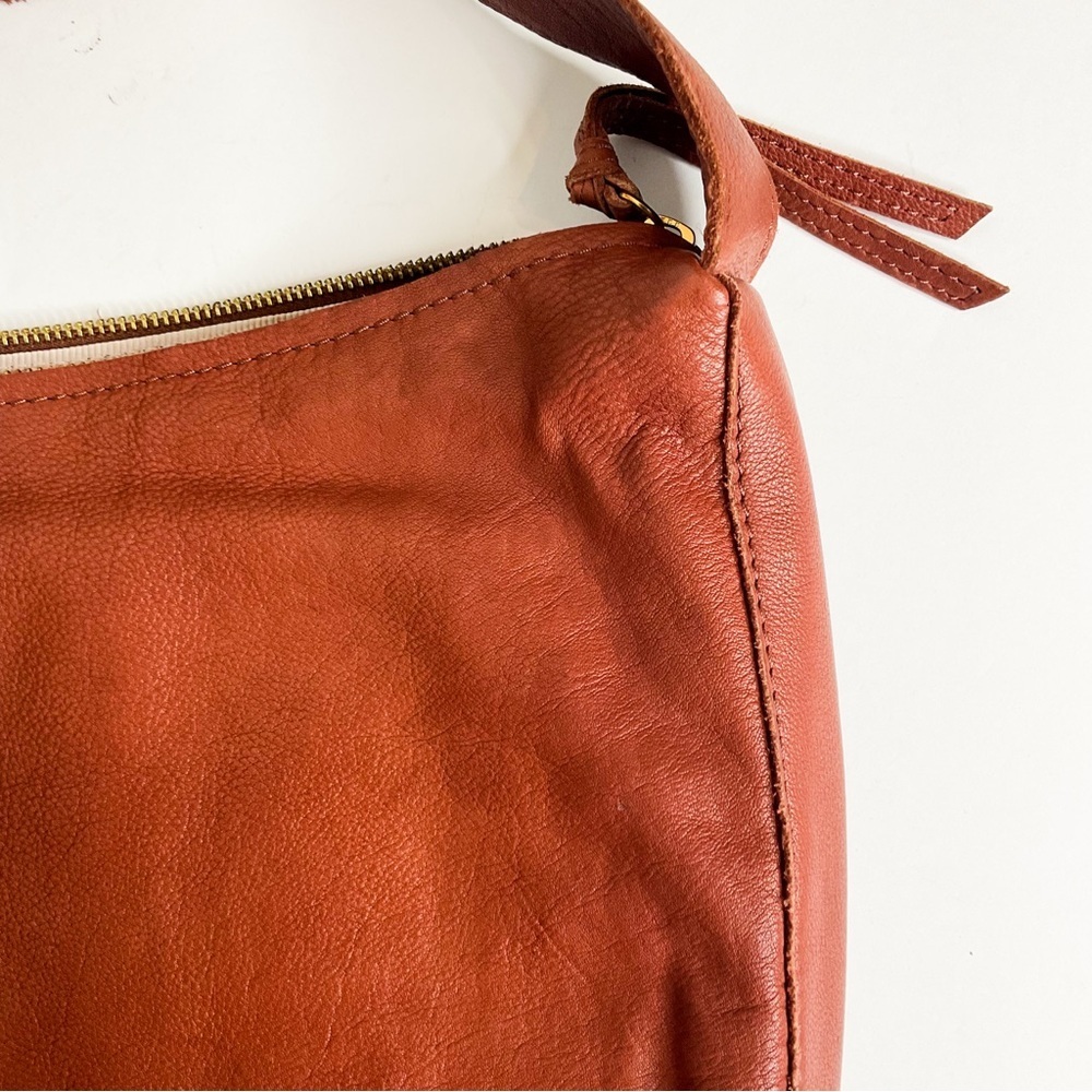MARGOT New York Classic Leather Shoulder Bag in Rust Brown - Picture 4 of 7
